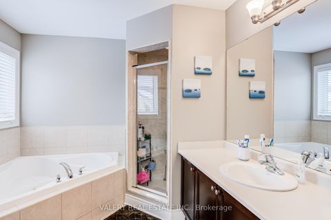 Photo 15 at 63 Bathgate Crescent, Courtice, Clarington