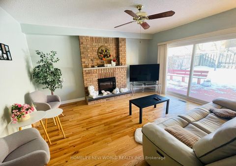 Photo 3 at 32 Halstead Drive, Unionville, Markham