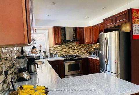 Photo 7 at 32 Halstead Drive, Unionville, Markham