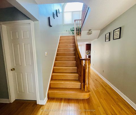 Photo 15 at 32 Halstead Drive, Unionville, Markham