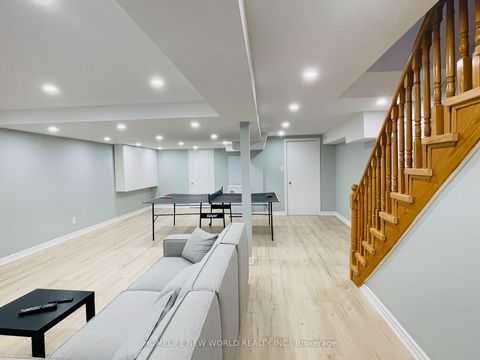 Photo 16 at 32 Halstead Drive, Unionville, Markham