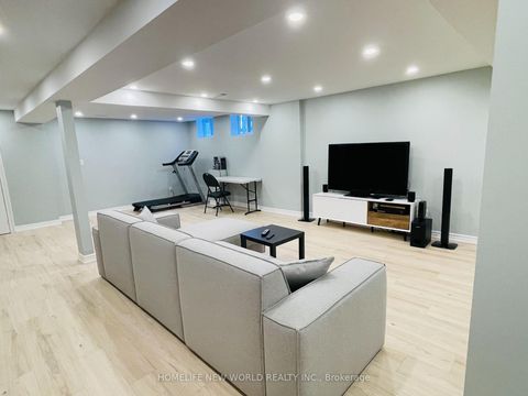 Photo 17 at 32 Halstead Drive, Unionville, Markham