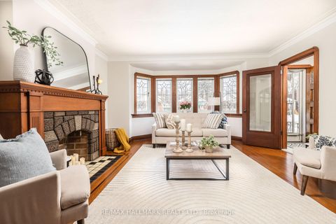 Photo 5 at 18 Fairside Avenue, East York, Toronto