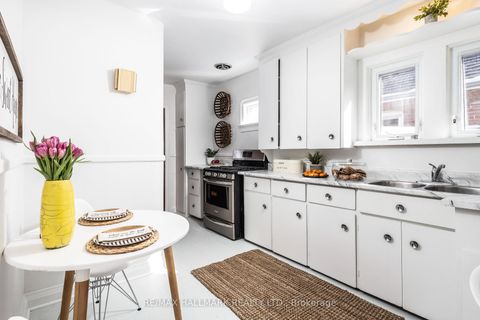 Photo 9 at 18 Fairside Avenue, East York, Toronto