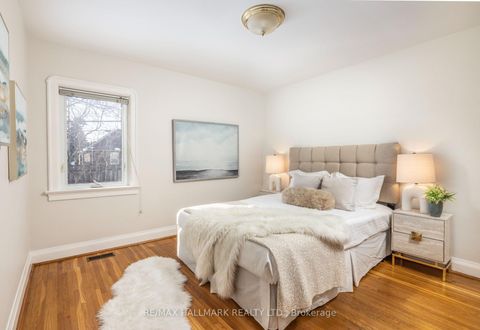 Photo 10 at 18 Fairside Avenue, East York, Toronto