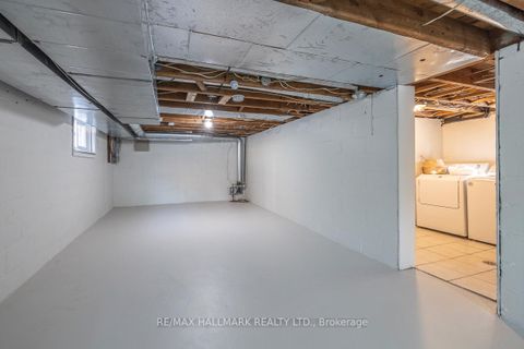 Photo 16 at 18 Fairside Avenue, East York, Toronto