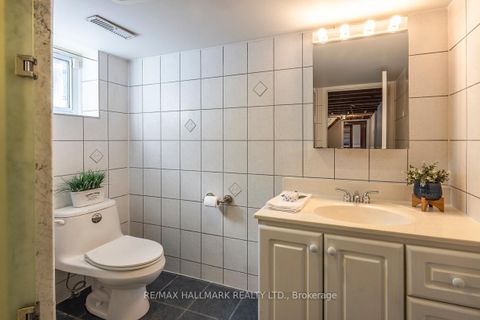 Photo 17 at 18 Fairside Avenue, East York, Toronto