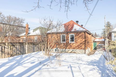 Photo 20 at 18 Fairside Avenue, East York, Toronto