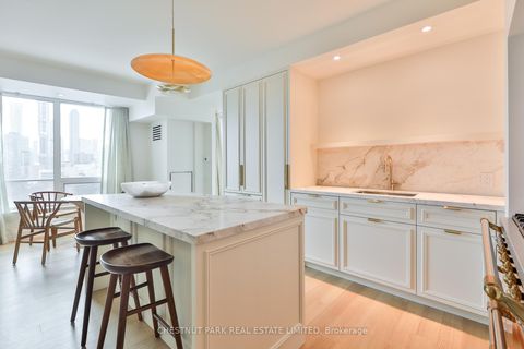 Photo 20 at 909 - 25 Scrivener Square, Moore Park, Toronto