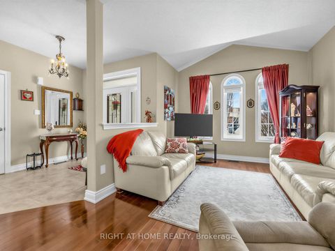 Photo 4 at 826 Booth Avenue, Alcona, Innisfil