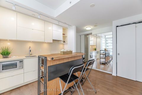 Photo 5 at 3012 - 125 Peter Street, Waterfront Communities C1, Toronto