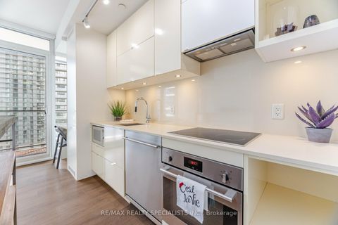 Photo 7 at 3012 - 125 Peter Street, Waterfront Communities C1, Toronto