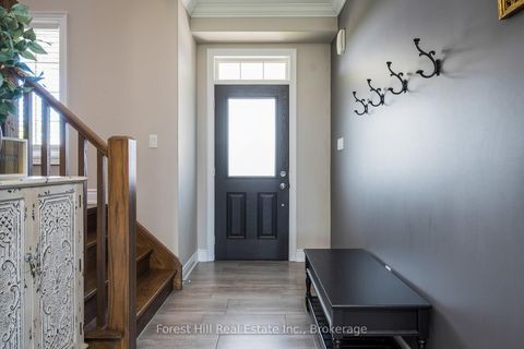 Photo 3 at 21 Marta Crescent, Ardagh, Barrie