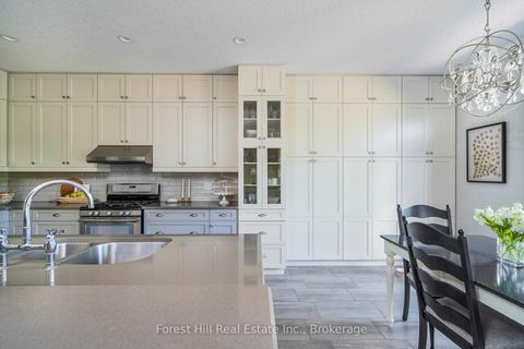 Photo 13 at 21 Marta Crescent, Ardagh, Barrie