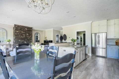 Photo 14 at 21 Marta Crescent, Ardagh, Barrie