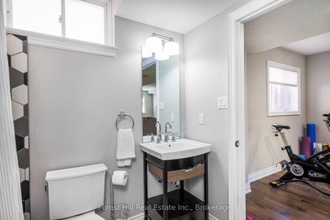 Photo 35 at 21 Marta Crescent, Ardagh, Barrie