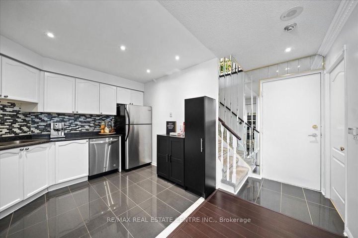 Photo 14 at 808 - 1400 The Esplanade N, Town Centre, Pickering