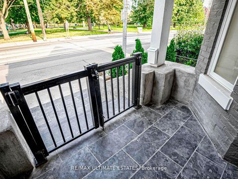 Photo 3 at 290 Bathurst Street, Bellwoods, Toronto