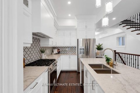 Photo 13 at 290 Bathurst Street, Bellwoods, Toronto