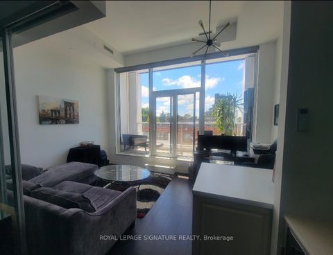 Photo 3 at 210 - 2020 Bathurst Street, Cedarvale, Toronto