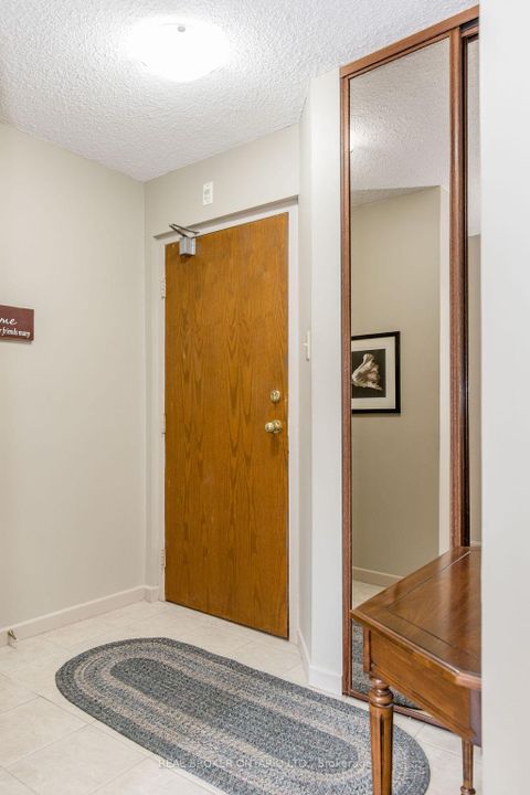 Photo 5 at 208 - 181 Collier Street, North Shore, Barrie