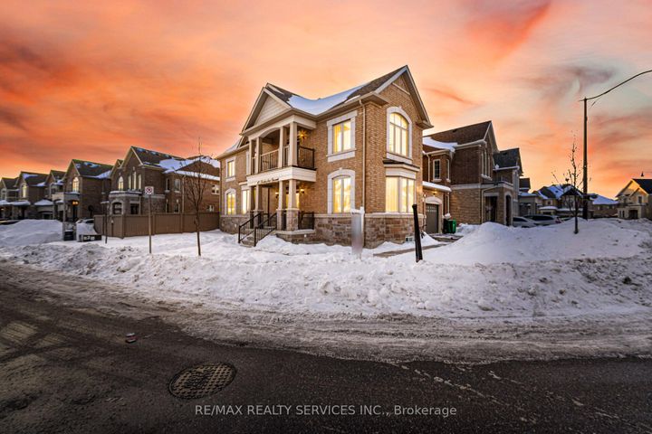 Photo 1 at 15 Farringdon Crescent, Northwest Brampton, Brampton