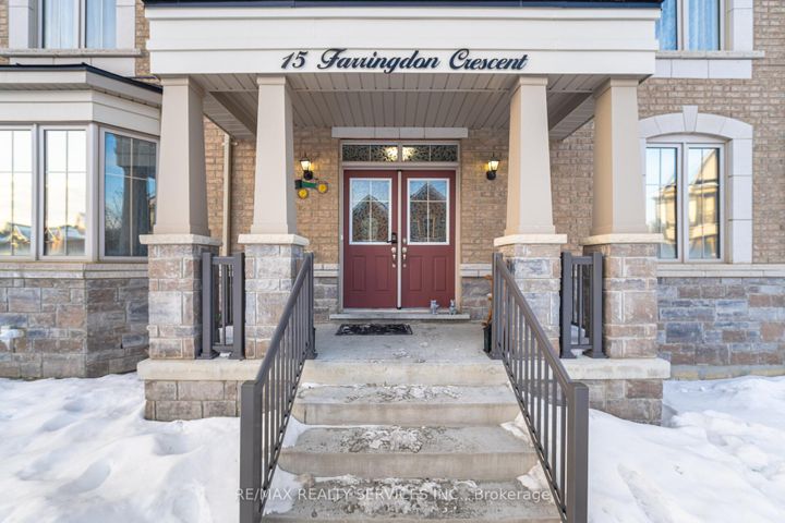 Photo 3 at 15 Farringdon Crescent, Northwest Brampton, Brampton