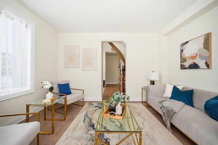 Photo 6 at 15 Farringdon Crescent, Northwest Brampton, Brampton