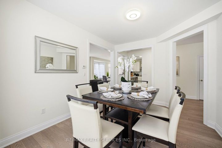 Photo 11 at 15 Farringdon Crescent, Northwest Brampton, Brampton