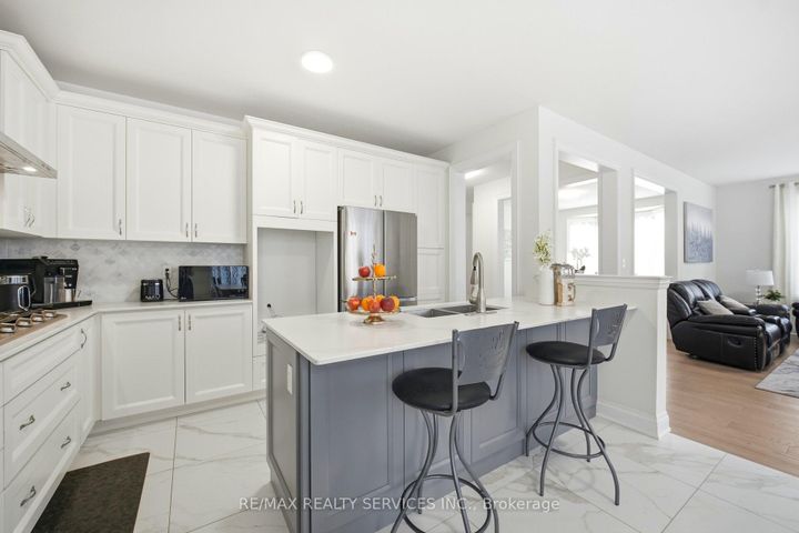 Photo 18 at 15 Farringdon Crescent, Northwest Brampton, Brampton