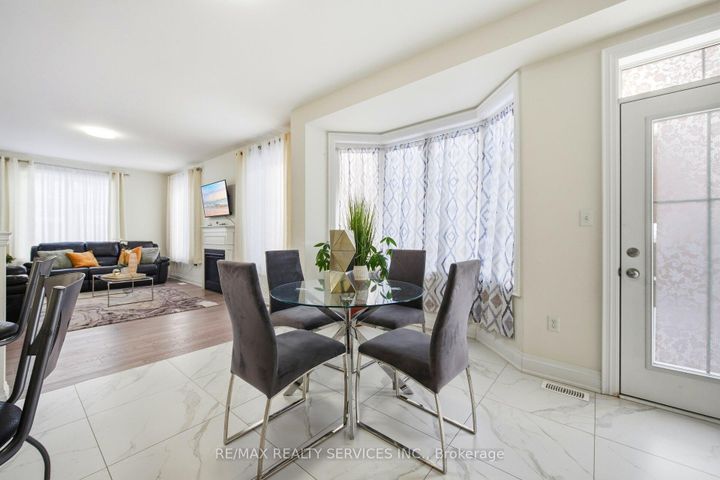 Photo 20 at 15 Farringdon Crescent, Northwest Brampton, Brampton