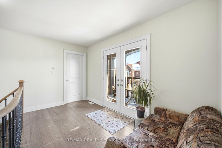 Photo 27 at 15 Farringdon Crescent, Northwest Brampton, Brampton