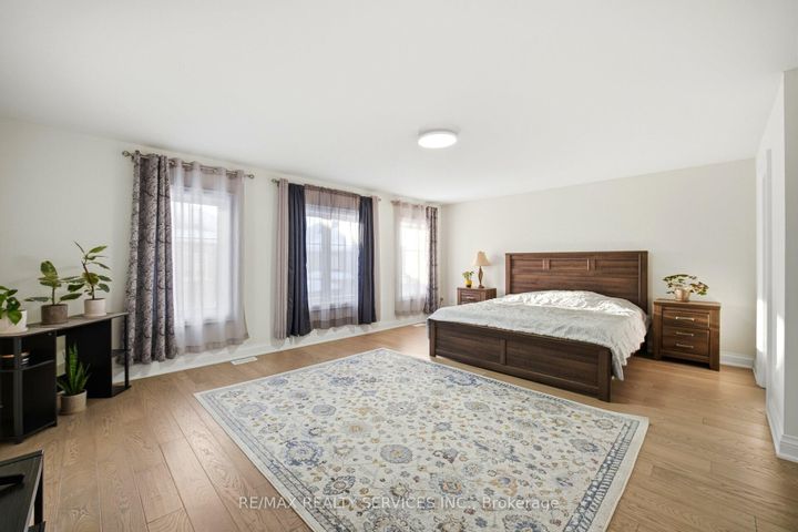 Photo 29 at 15 Farringdon Crescent, Northwest Brampton, Brampton