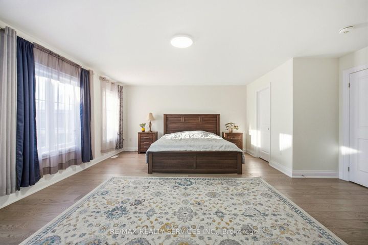 Photo 30 at 15 Farringdon Crescent, Northwest Brampton, Brampton