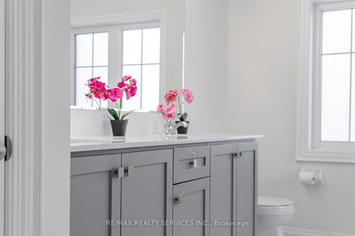 Photo 34 at 15 Farringdon Crescent, Northwest Brampton, Brampton