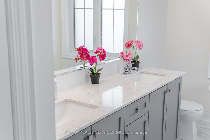 Photo 35 at 15 Farringdon Crescent, Northwest Brampton, Brampton