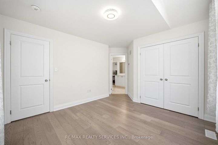 Photo 39 at 15 Farringdon Crescent, Northwest Brampton, Brampton