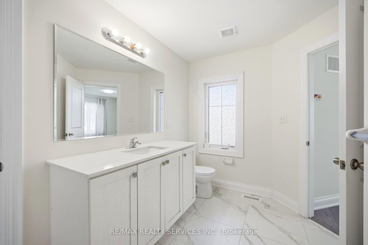 Photo 41 at 15 Farringdon Crescent, Northwest Brampton, Brampton