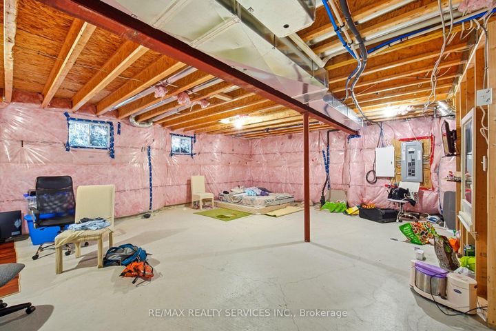 Photo 46 at 15 Farringdon Crescent, Northwest Brampton, Brampton