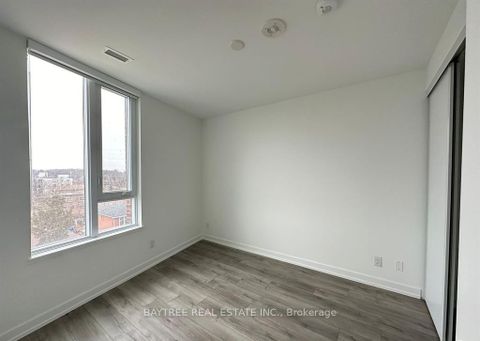 Photo 3 at 511 - 3100 Keele Street, CFB, Toronto