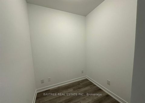 Photo 4 at 511 - 3100 Keele Street, CFB, Toronto