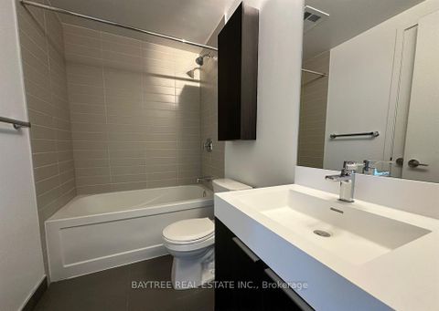 Photo 5 at 511 - 3100 Keele Street, CFB, Toronto