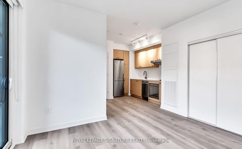 Photo 5 at 403 - 9 Tecumseth Street, Niagara, Toronto