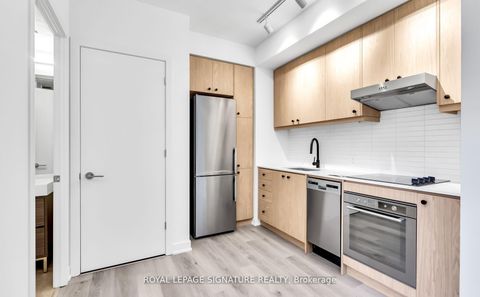 Photo 8 at 403 - 9 Tecumseth Street, Niagara, Toronto