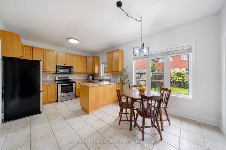 Photo 6 at 67 Chaplin Crescent, Georgetown, Halton Hills