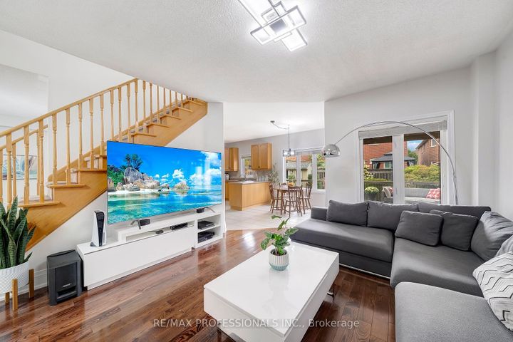 Photo 10 at 67 Chaplin Crescent, Georgetown, Halton Hills