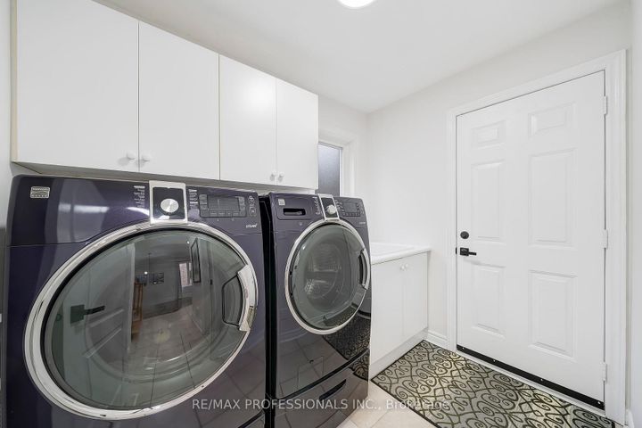 Photo 14 at 67 Chaplin Crescent, Georgetown, Halton Hills