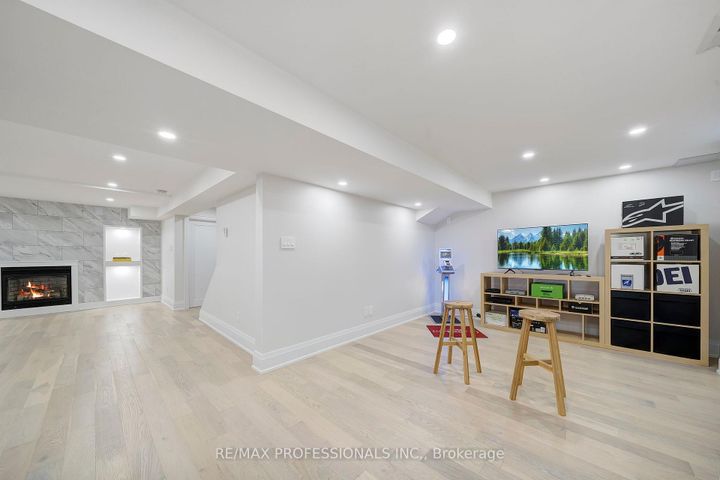 Photo 32 at 67 Chaplin Crescent, Georgetown, Halton Hills