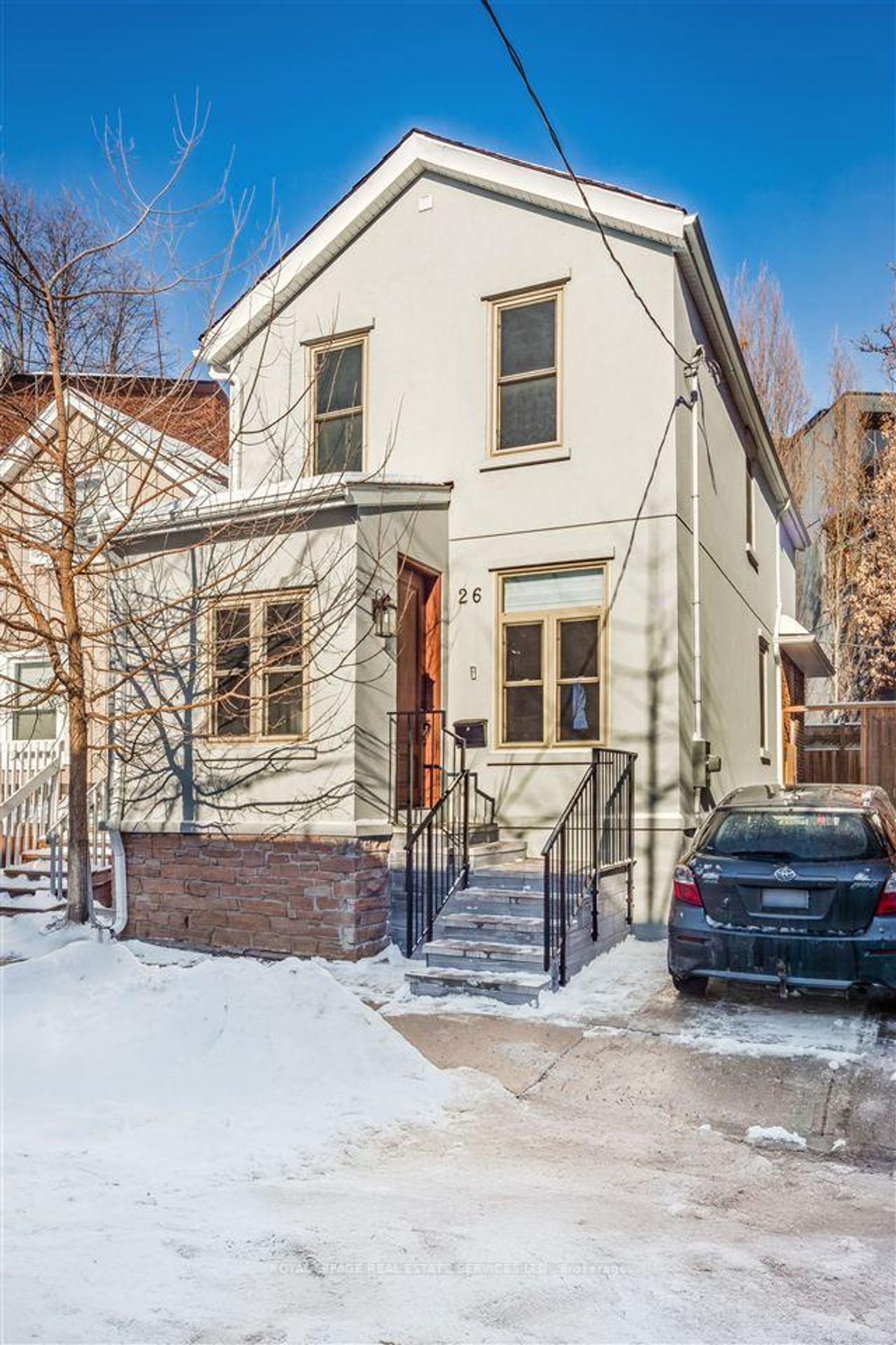 26 Bishop Street, Annex, Toronto by Loree Meneguzzi Real Estate 26 Bishop Street, Annex, Toronto