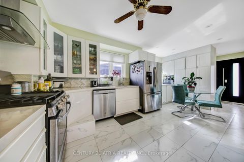 Photo 7 at 43 Aragon Avenue, Sullivan, Toronto